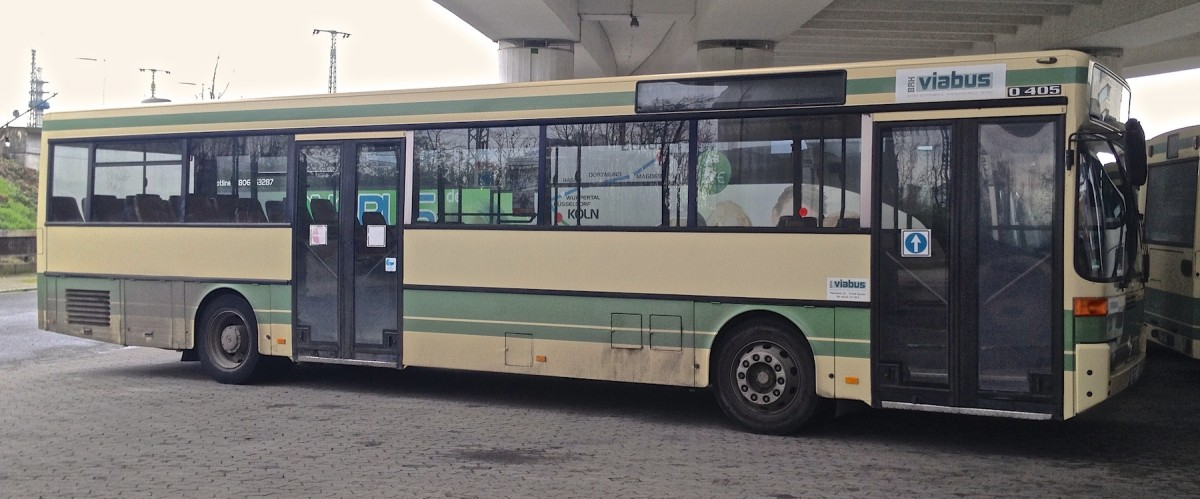 Diesen Mercedes-Benz O 405 habe ich am 22.03.2014 am Hauptbahnhof Ludwigshafen aufgenommen. Er geh�rt dem Busunternehmen Viabus.