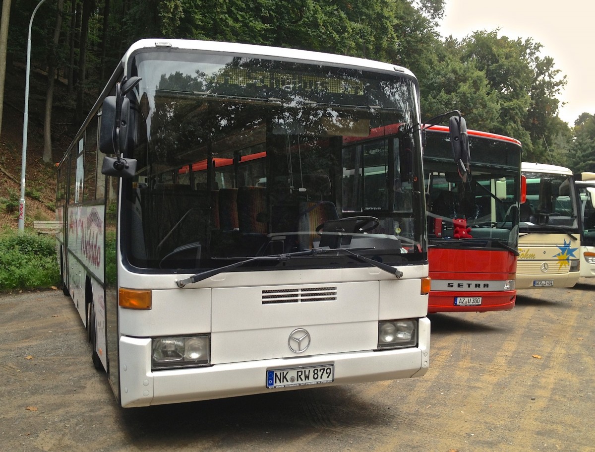 Dieser Mercedes-Benz O 408 aus Neunkirchen stand w�hrend eines Bundesligaspiels des 1.FCK auf einem Parkplatz und wartete auf seinen Einsatz.
