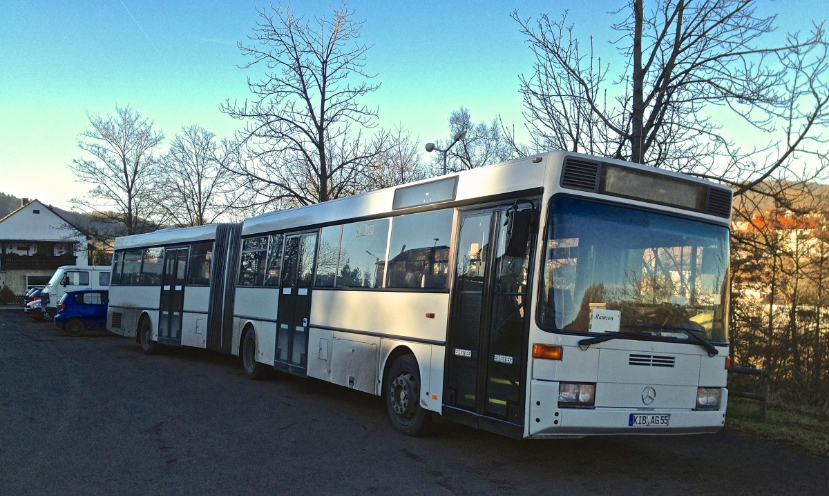 Dieser O 405 G� von Reisedienst Krauss/Wolff aus Kirchheimbolanden war am 15. Dezember auf einem Parkplatz in Ramsen abgestellt.