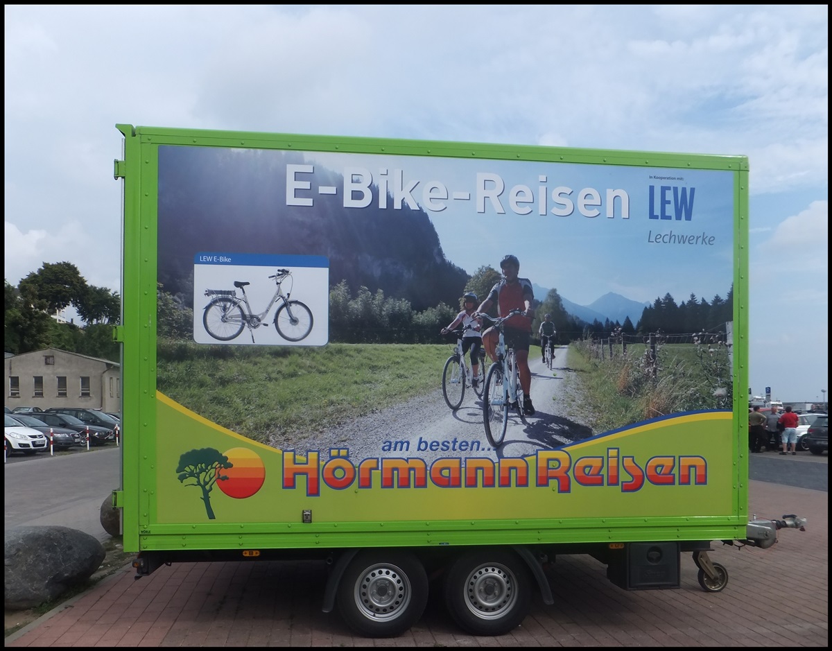 Fahrradanh�nger von H�rmann Reisen aus Deutschland im Stadthafen Sassnitz.