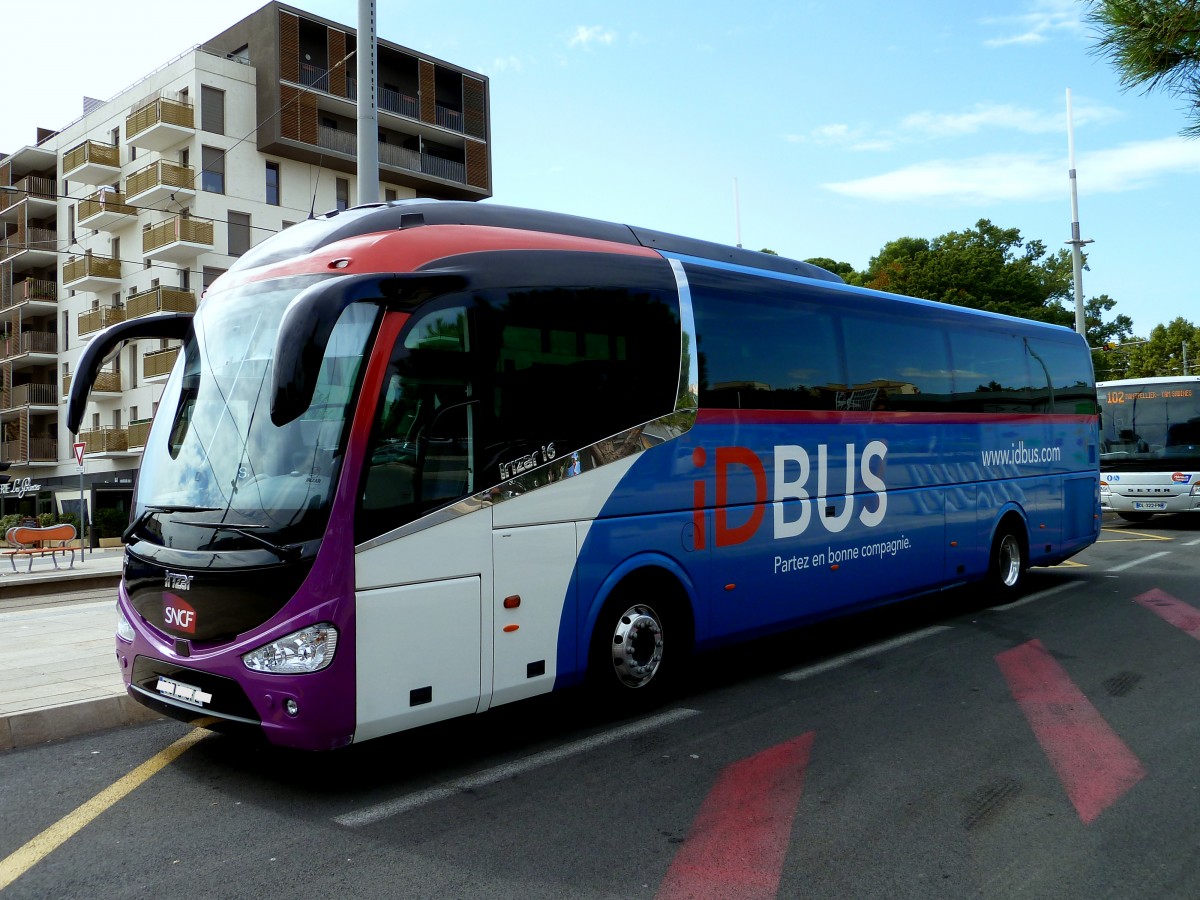 Frankreich, Languedoc-Roussillon, H�rault, Montpellier Sabines (an der Trambahn Linie 2): ein iD BUS der SNCF (IRIZAR i6) auf der Fahrt nach Spanien. 04.09.2015