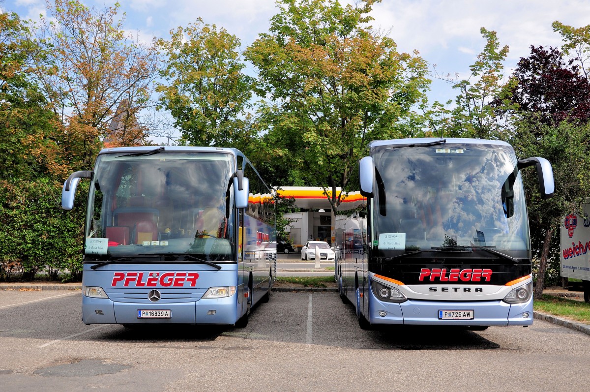 Frontbild vom Mercedes Travego und Setra 516 HD von Pfleger Reisen aus Nieder�sterreich in Krems.