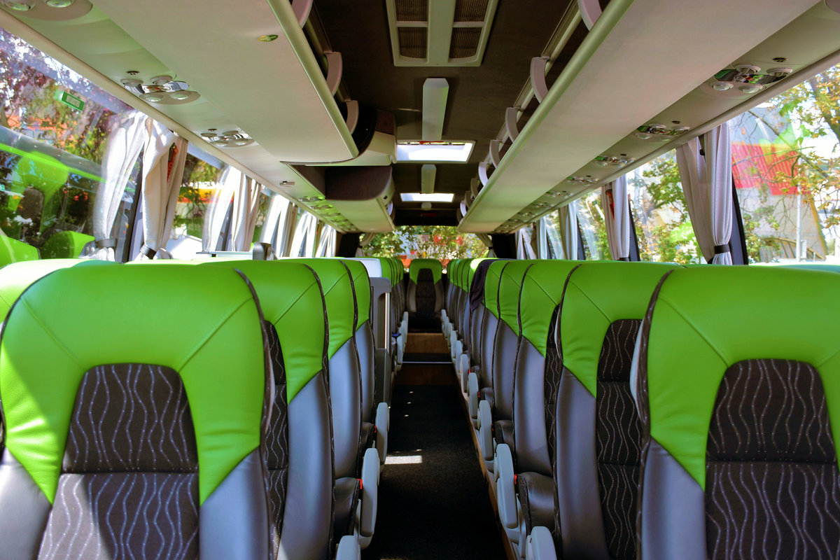 Gediegene Ledersitze und angenehme Farben im neuen VOLVO 9700 vom Reisebus Unternehmer KALTENBRUNNER aus �sterreich.