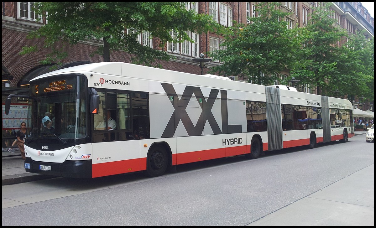 Hess LighTram Hybrid Hochbahn der Hamburger Hochbahn AG in Hamburg. 
