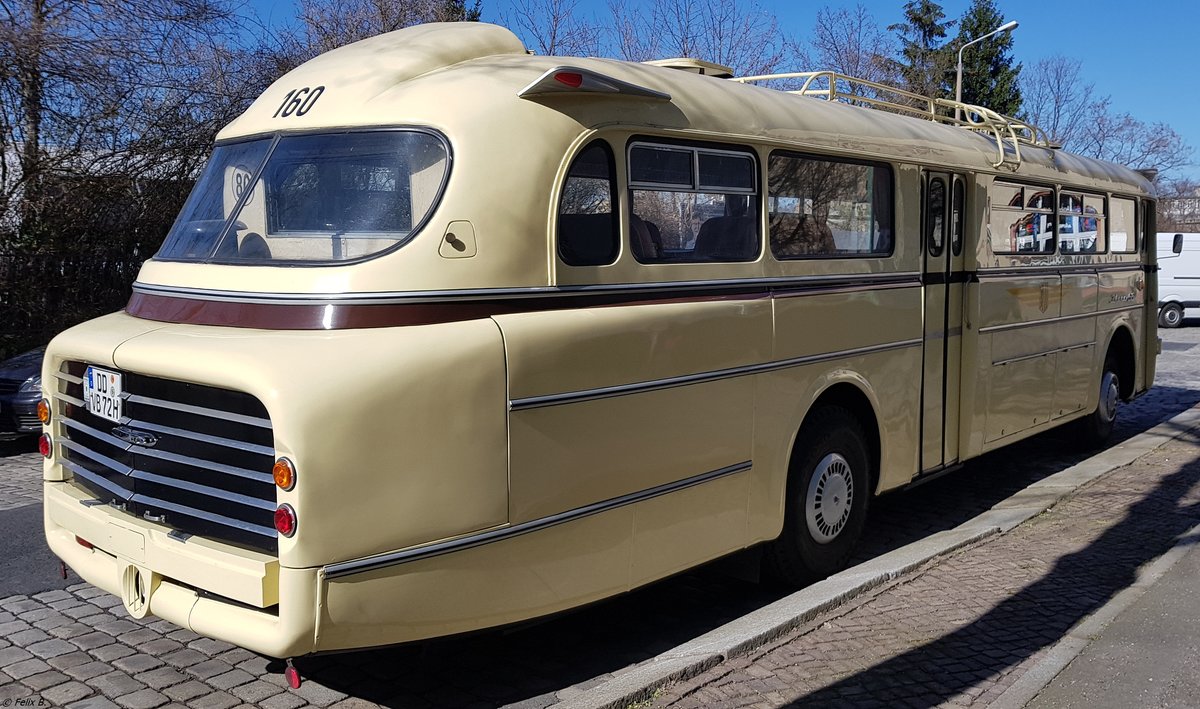 Ikarus 66 der Dresdner Verkehrsbetriebe in Dresden. 