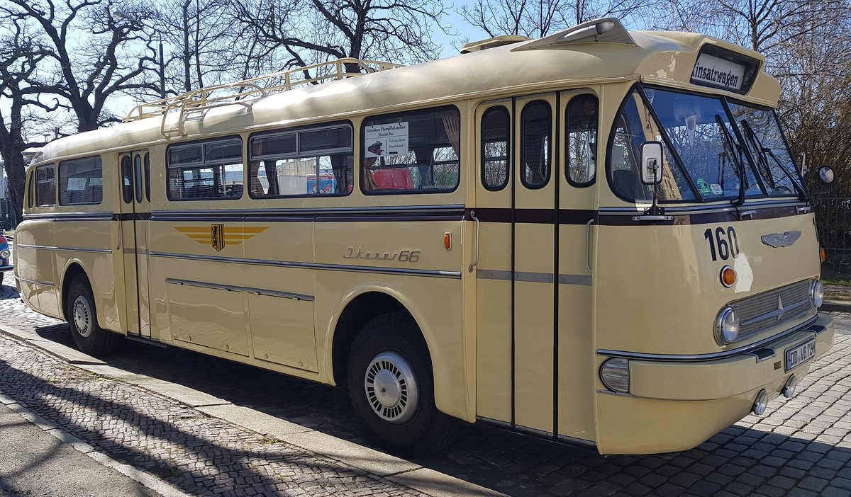 Ikarus 66 der Dresdner Verkehrsbetriebe in Dresden. 