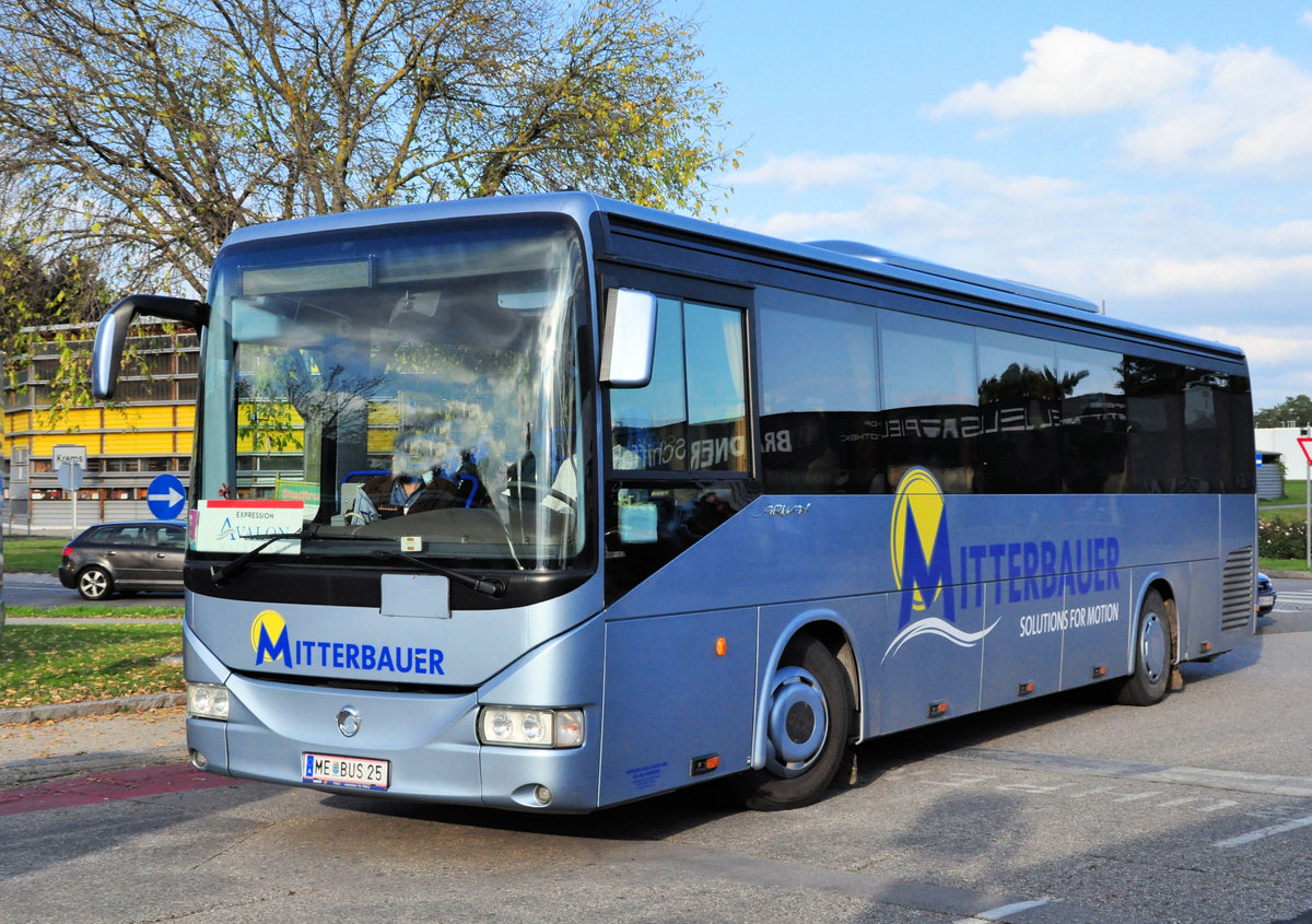 Irisbus Arway von Mitterbauer Reisen aus Nieder�sterreich in Krems gesehen.
