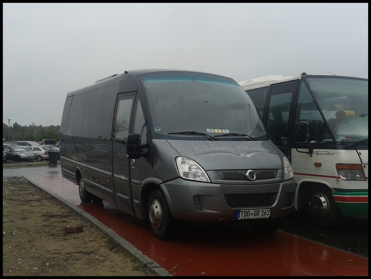 Irisbus Kleinbus von Gei�ler-Reisen aus Deutschland vor den Tropical Islands.