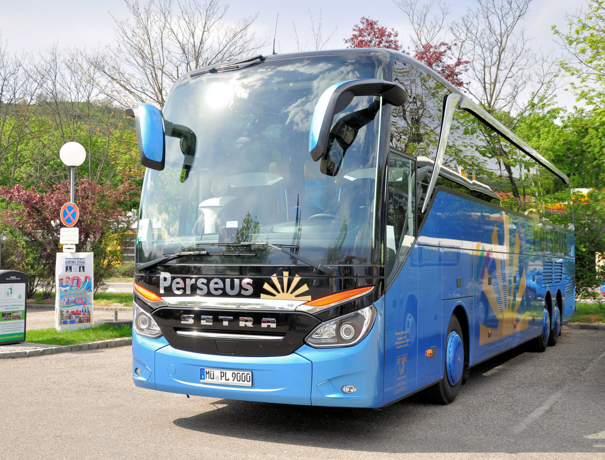 Luxusliner Setra 516 HDH von Perseus Reisen aus der BRD in Krems gesehen.Liebe Gr��e und Dank an den Fahrer f�r die Fotogenehmigung!