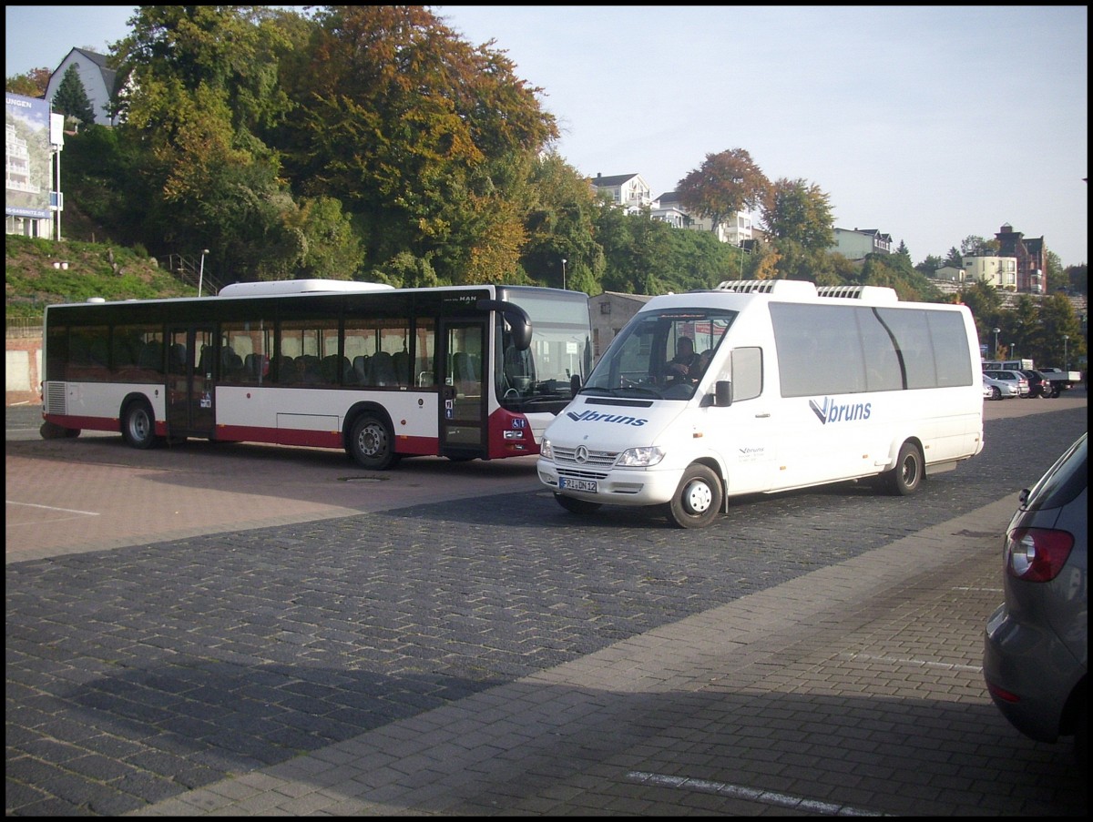 MAN Lion's City LE � aus Deutschland und Mercedes Sprinter von VBruns aus Deutschland im Stadthafen Sassnitz.