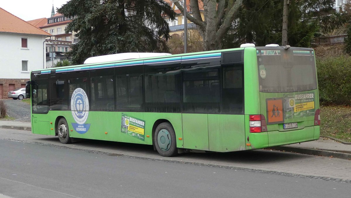 MAN Lion`s City von Rh�nEnergie steht am Bahnhof in H�nfeld, 12-2018