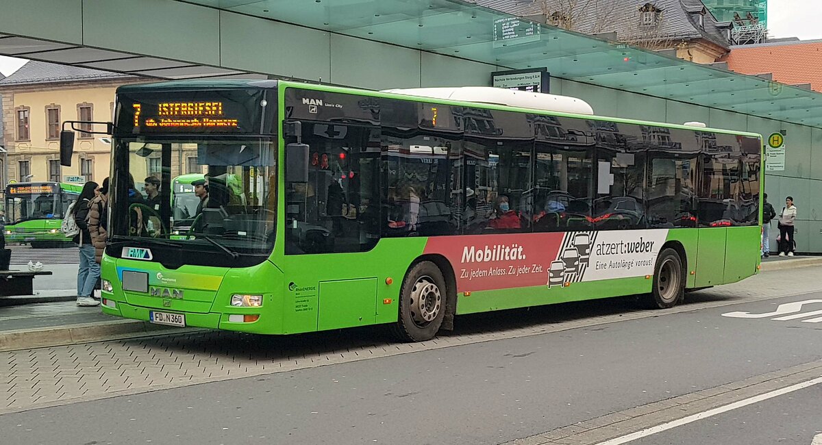 MAN Lion`s City von RHOENENERGIE steht am Busbahnhof in Fulda