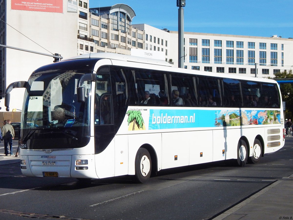MAN Lion's Coach von Betuwe Express aus den Niederlanden in Berlin.