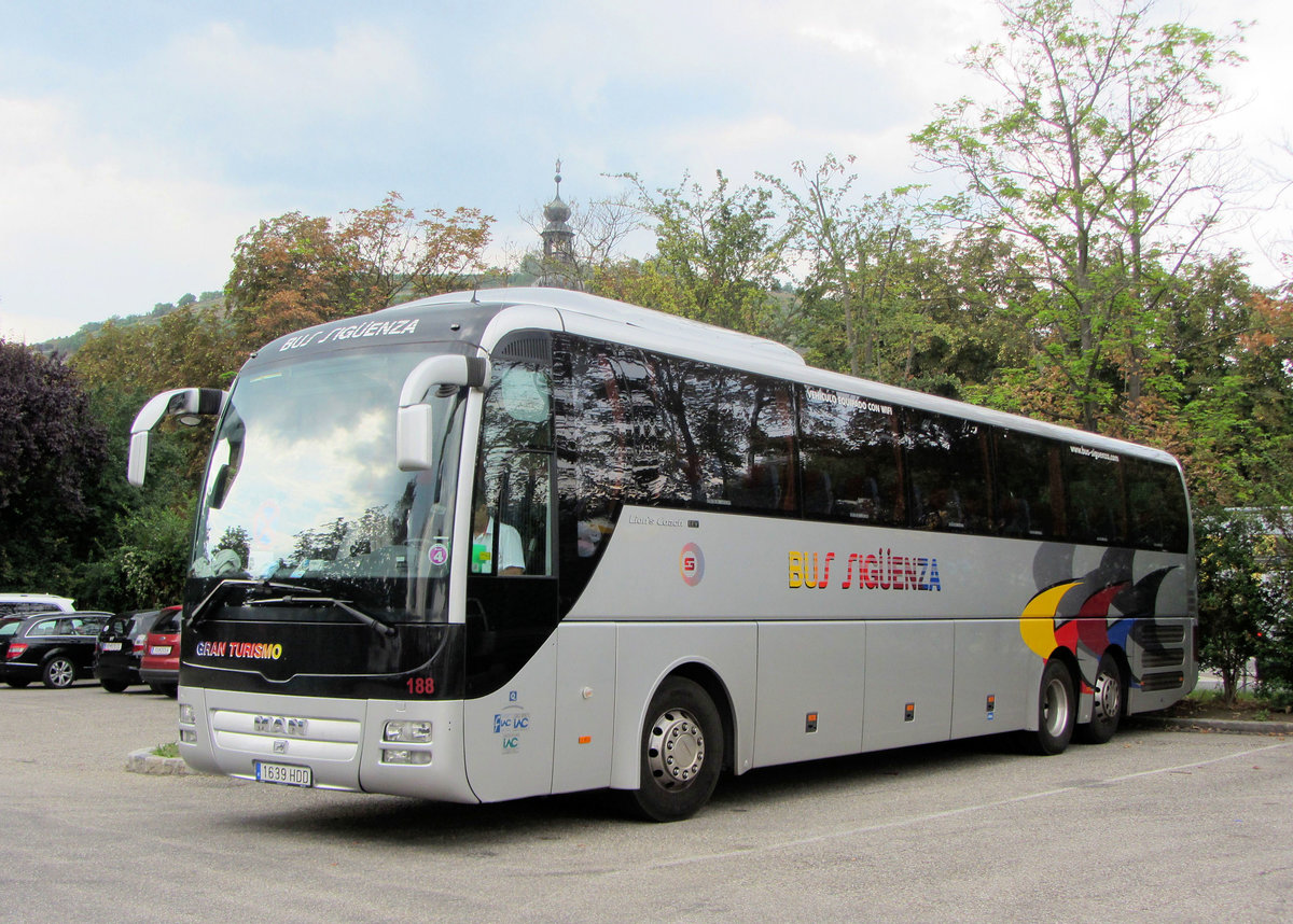 MAN Lions Coach von Bus Sig�enza aus Spanien in Krems gesehen.