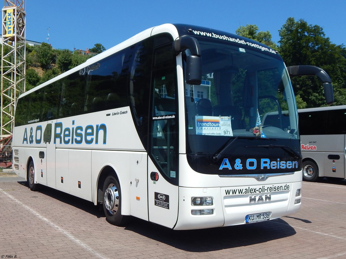 MAN Lion's Coach von Bushandel R�ttgen und angemietet von A&O Reisen aus Deutschland im Stadthafen Sassnitz.