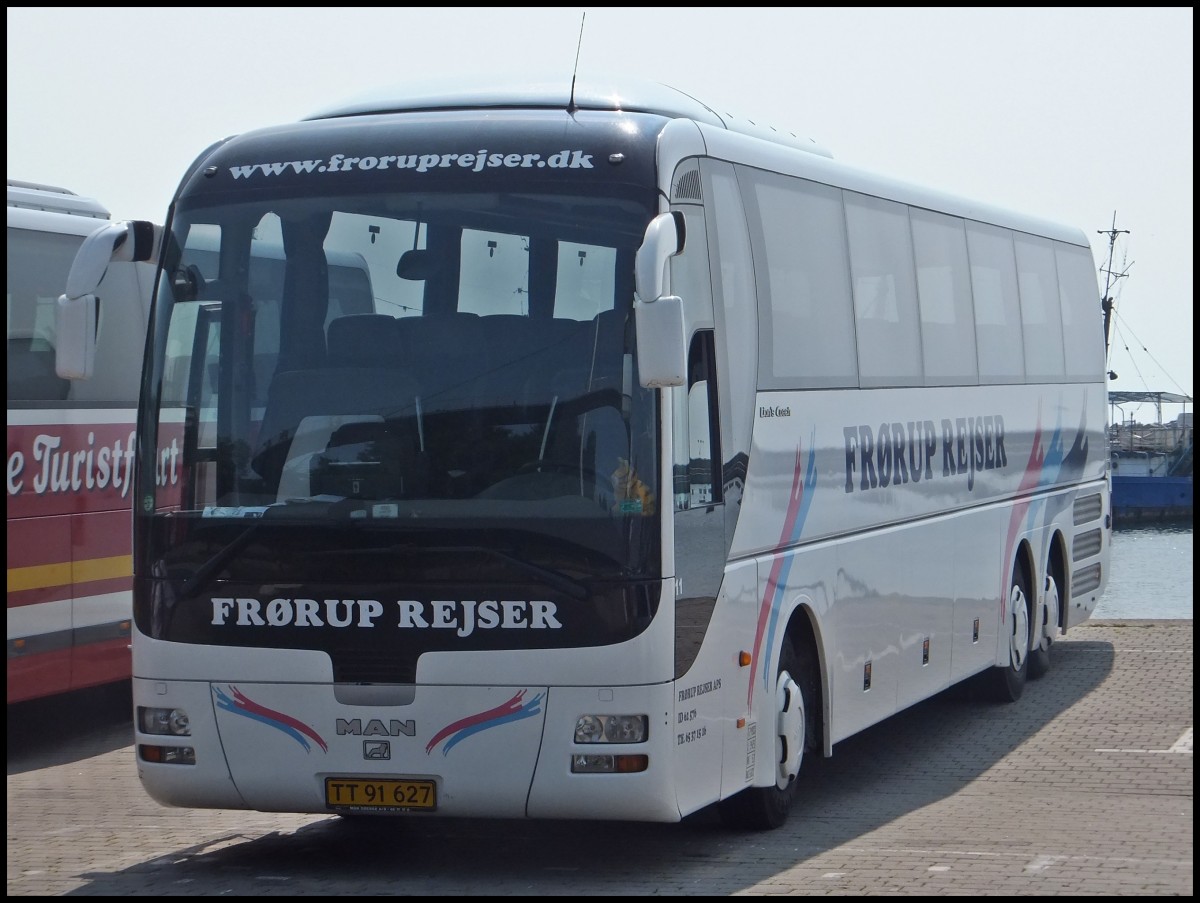 MAN Lion's Coach von Fr�rup Rejser aus D�nemark im Stadthafen Sassnitz.