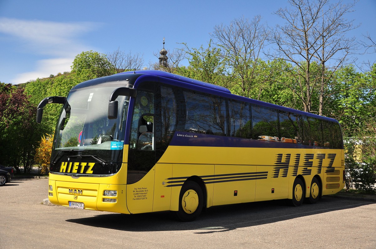 MAN Lions Coach von Hietz Reisen aus �sterreich im April 2015 in Krems.