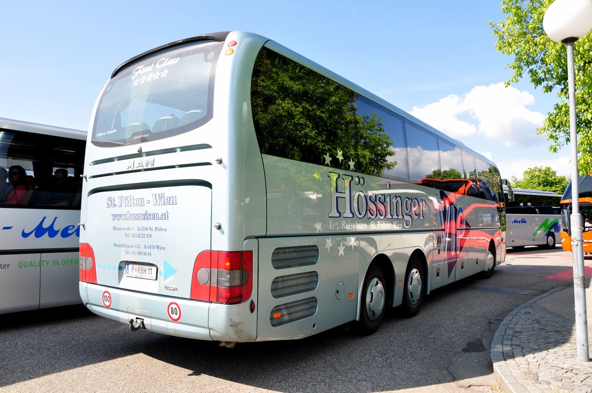 MAN Lions Coach von H�ssinger Reisen aus �sterreich in Krems gesehen.