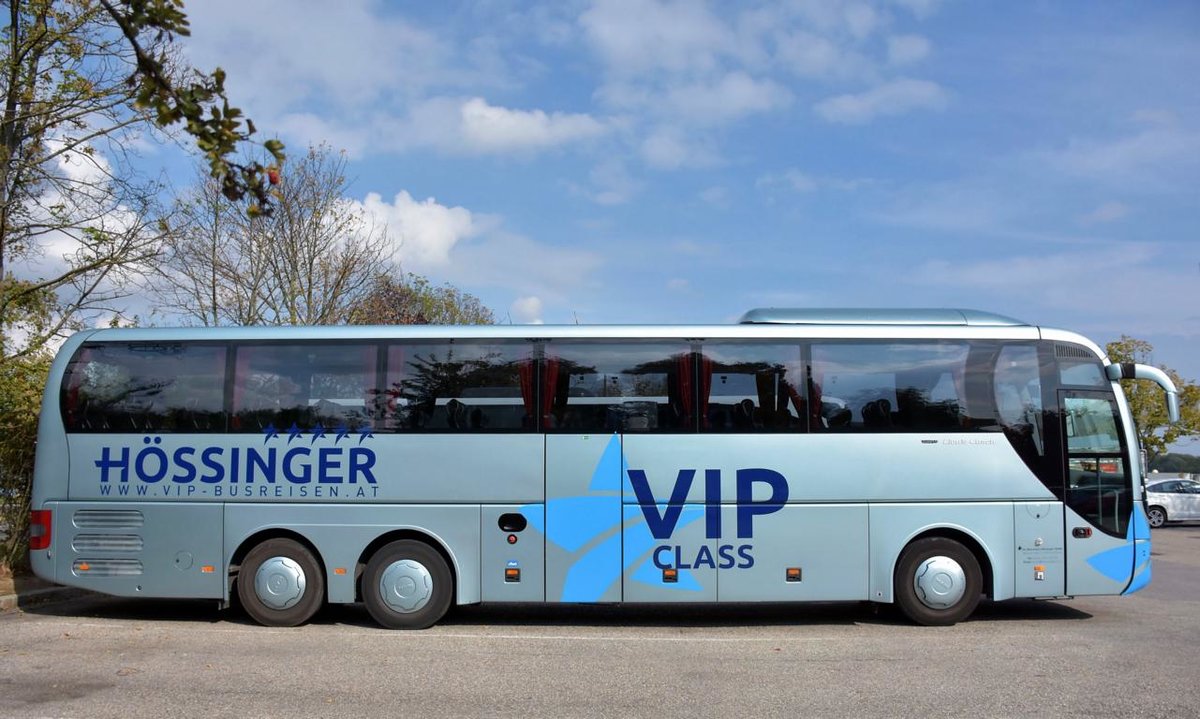MAN Lion`s Coach von H�ssinger Reisen aus �sterreich 09/2017 in Krems.
