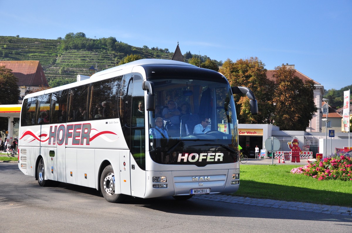 MAN Lions Coach von HOFER Reisen aus �sterreich am 28.9.2014 in Krems.