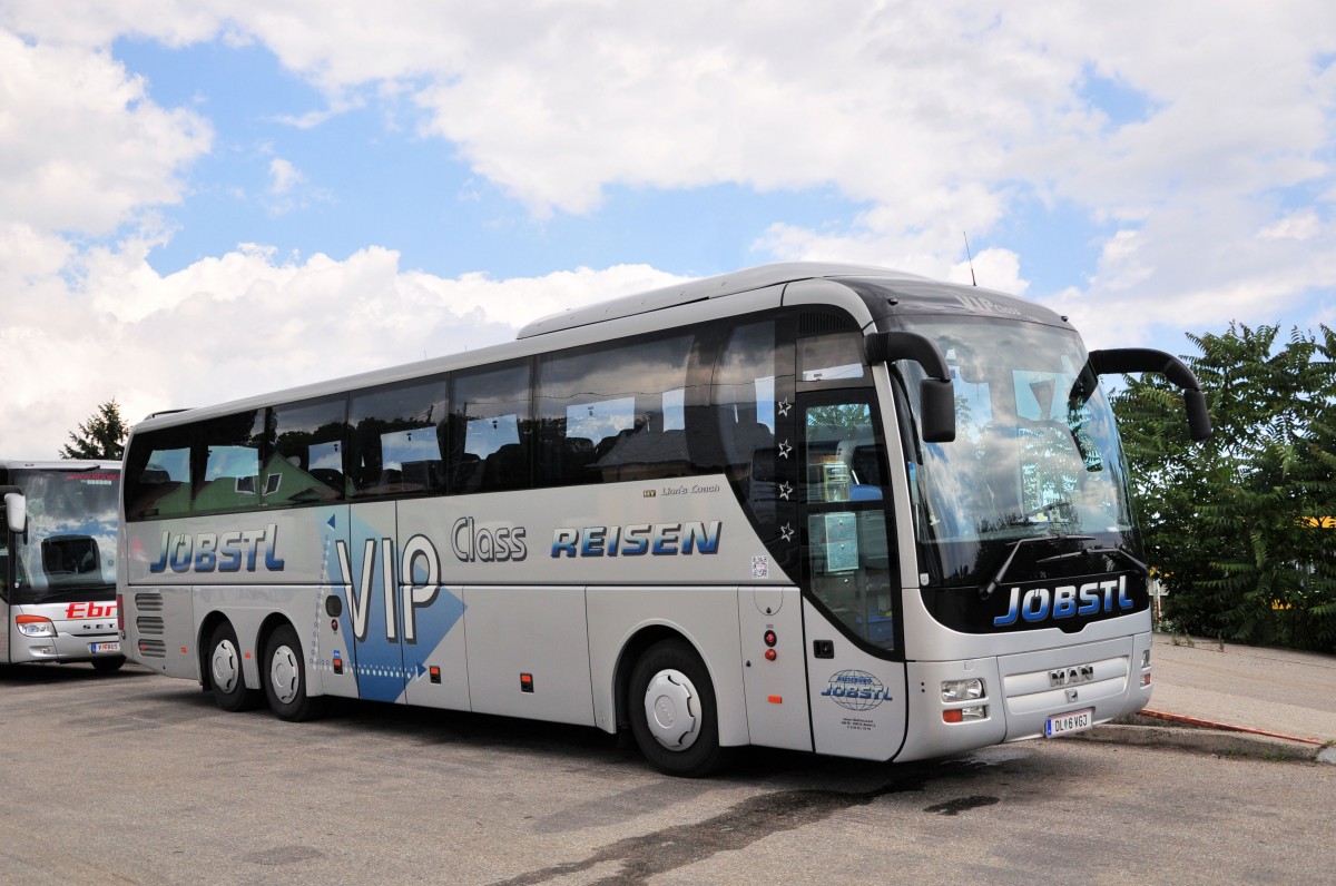 MAN Lions Coach von J�bstl Reisen aus �sterreich am 12.Juli 2014 in Krems gesehen.