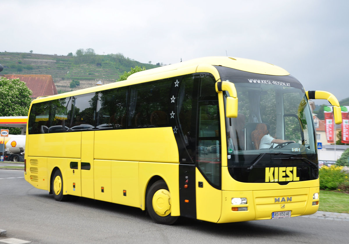 MAN Lions Coach von Kiesl Reisen aus �sterreich in Krems gesehen.