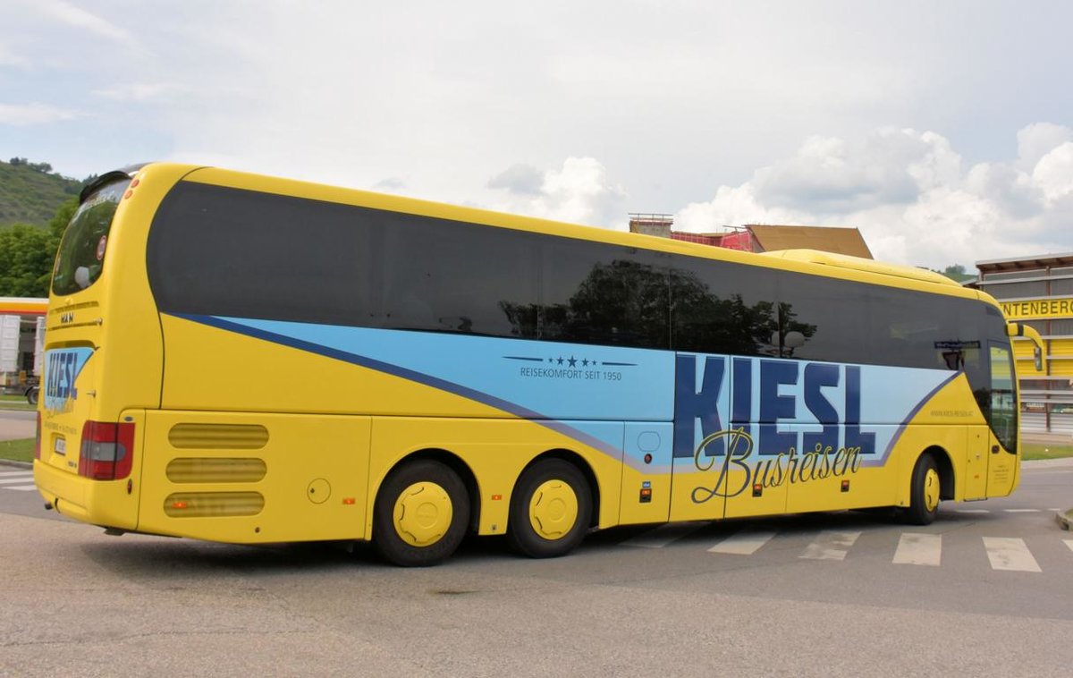 MAN Lion`s Coach von KIESL Reisen aus �sterreich 2018 in Krems gesehen.