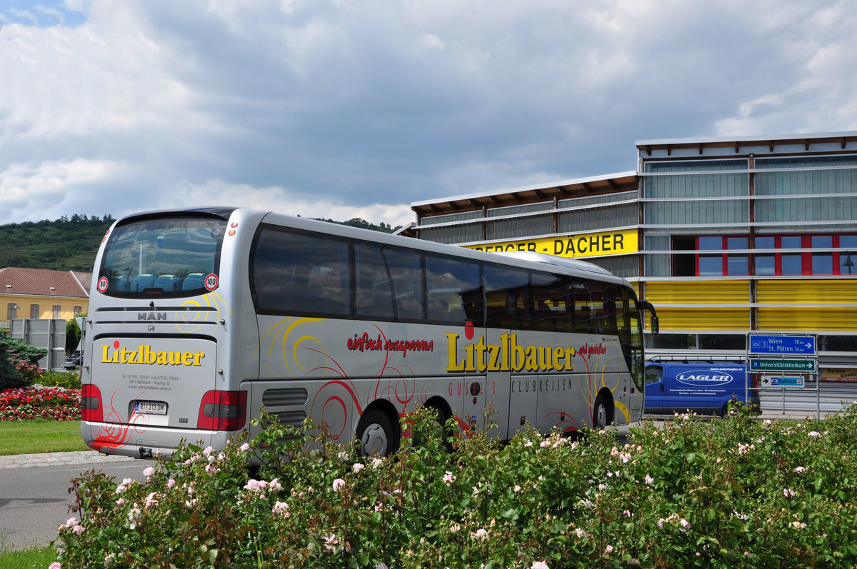 MAN Lions Coach von Litzlbauer Reisen aus �sterreich in Krems unterwegs.