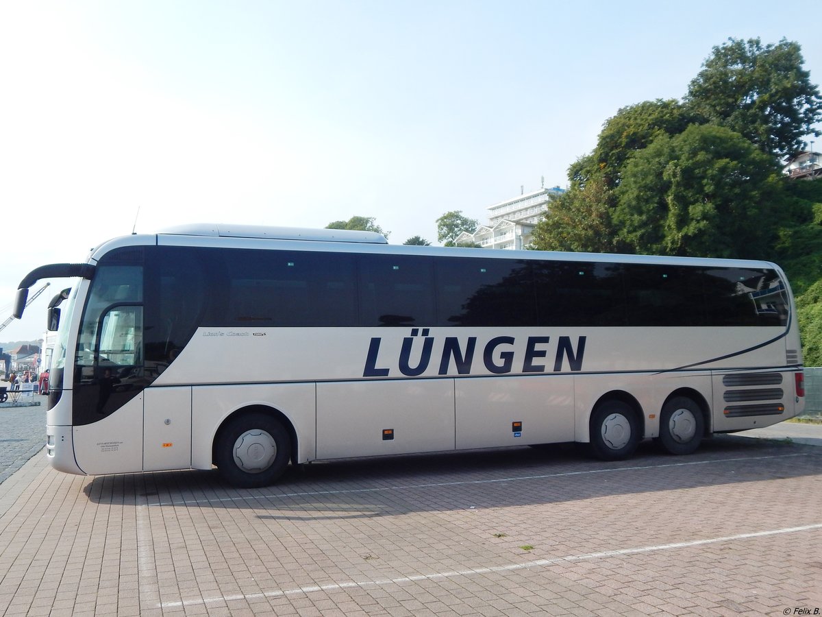 MAN Lion's Coach von Lüngen aus Deutschland im Stadthafen Sassnitz.