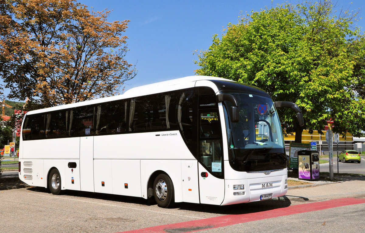 MAN Lions Coach von MAN M�nchen in Krems gesehen.
