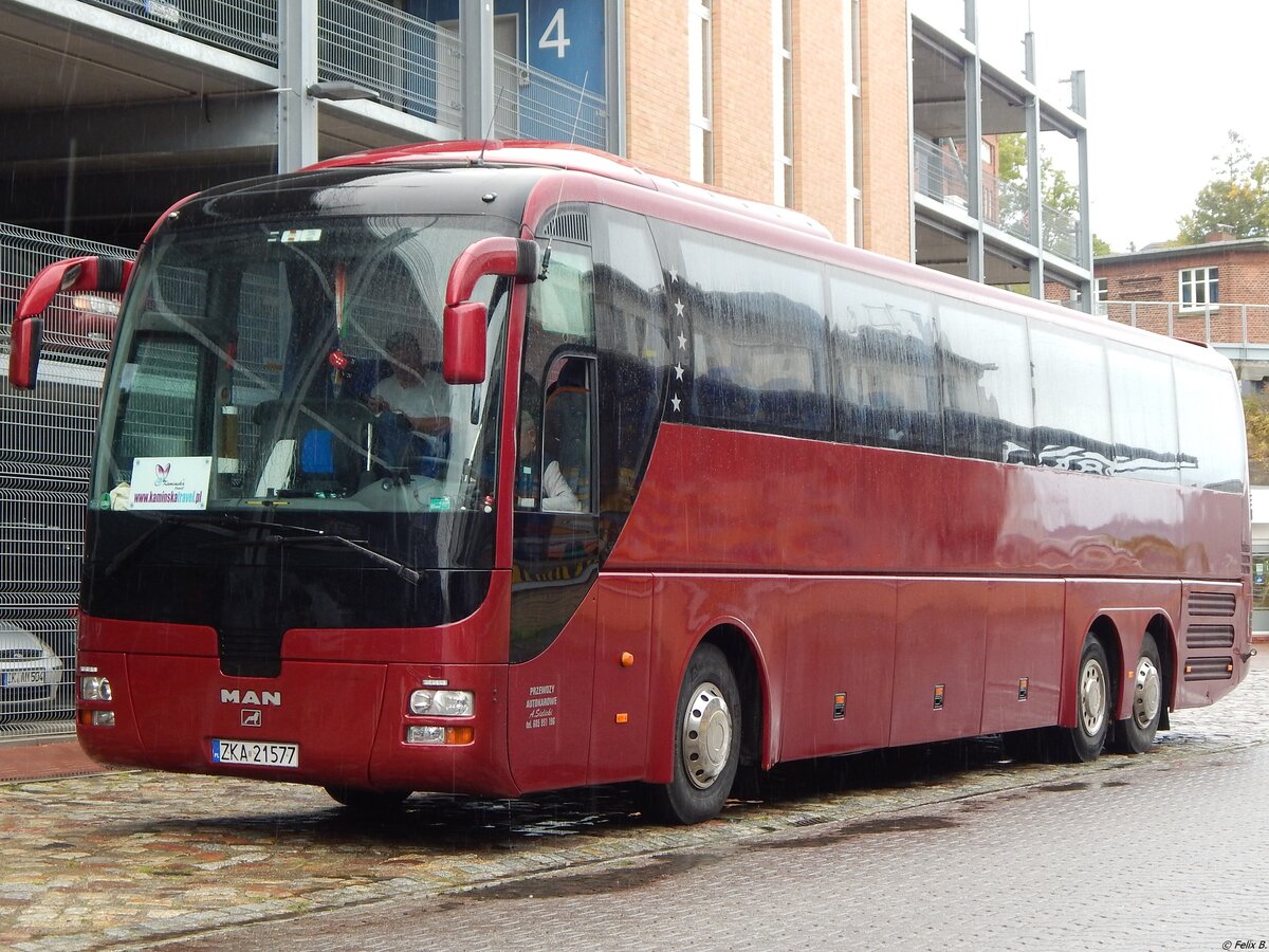 MAN Lion's Coach von Przewozy Autokarowe Andrzej Sielicki aus Polen im Stadthafen Sassnitz.