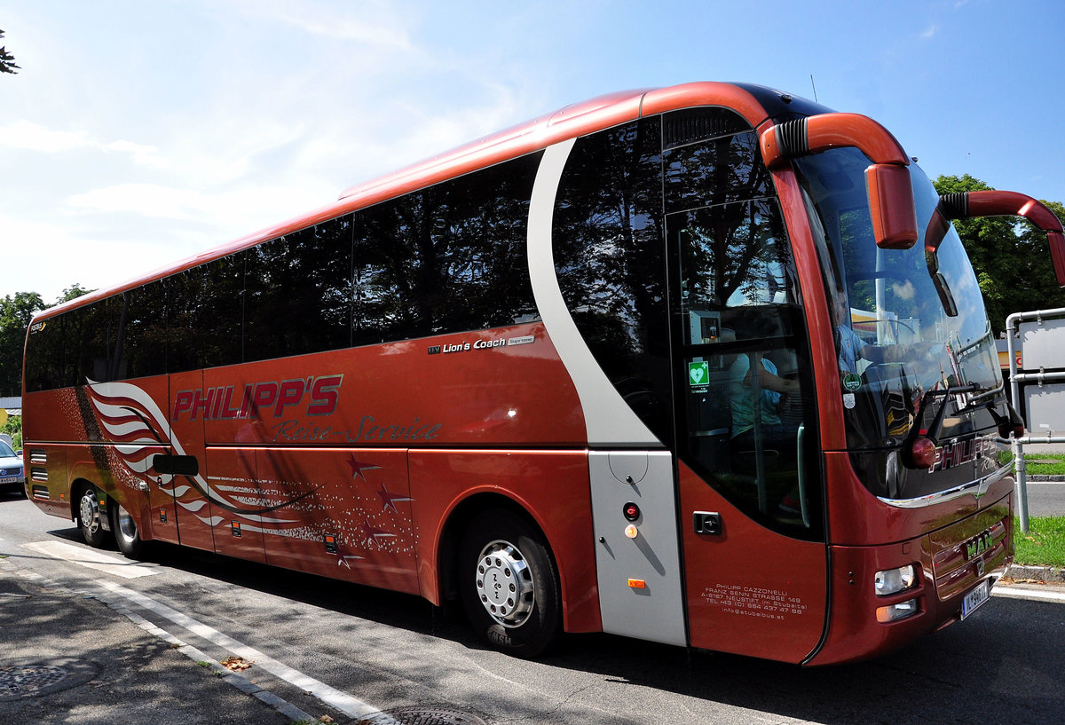 MAN Lion`s Coach Supreme von Philipp`s Reisen aus �sterreich in Krems.