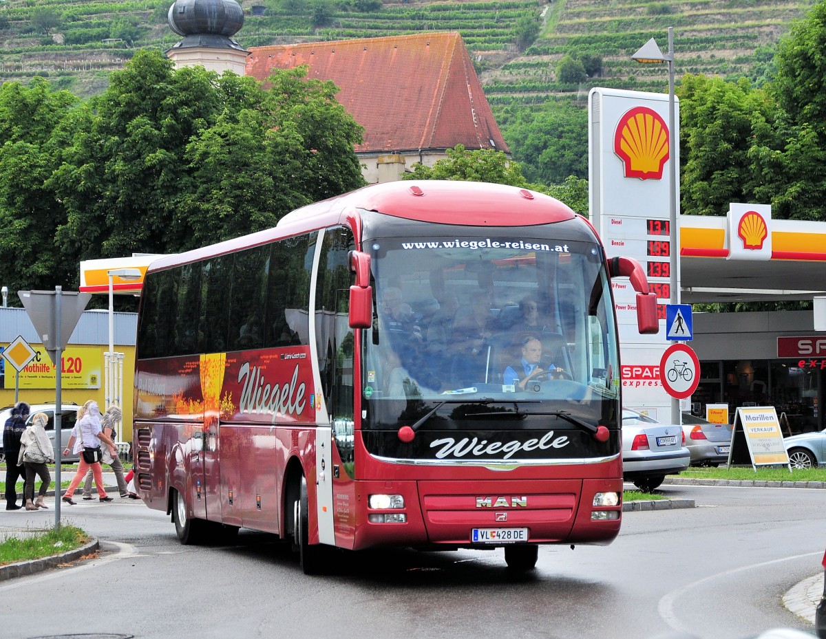 MAN Lions Coach Supreme von Wiegele Reisen aus �sterreich am 12.Juli 2014 in Krems.