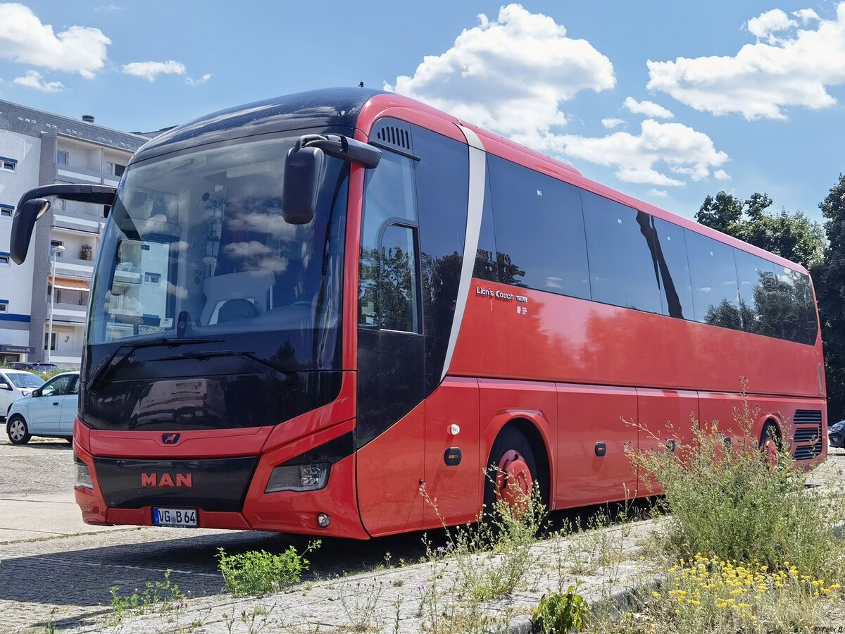 MAN Lion's Coach von URB aus Deutschland in Neubrandenburg.