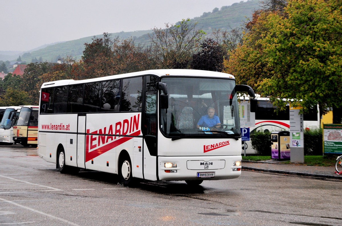MAN Lions Star von Lenardin aus Nieder�sterreich am 11.9.2015 in Krems gesehen.
