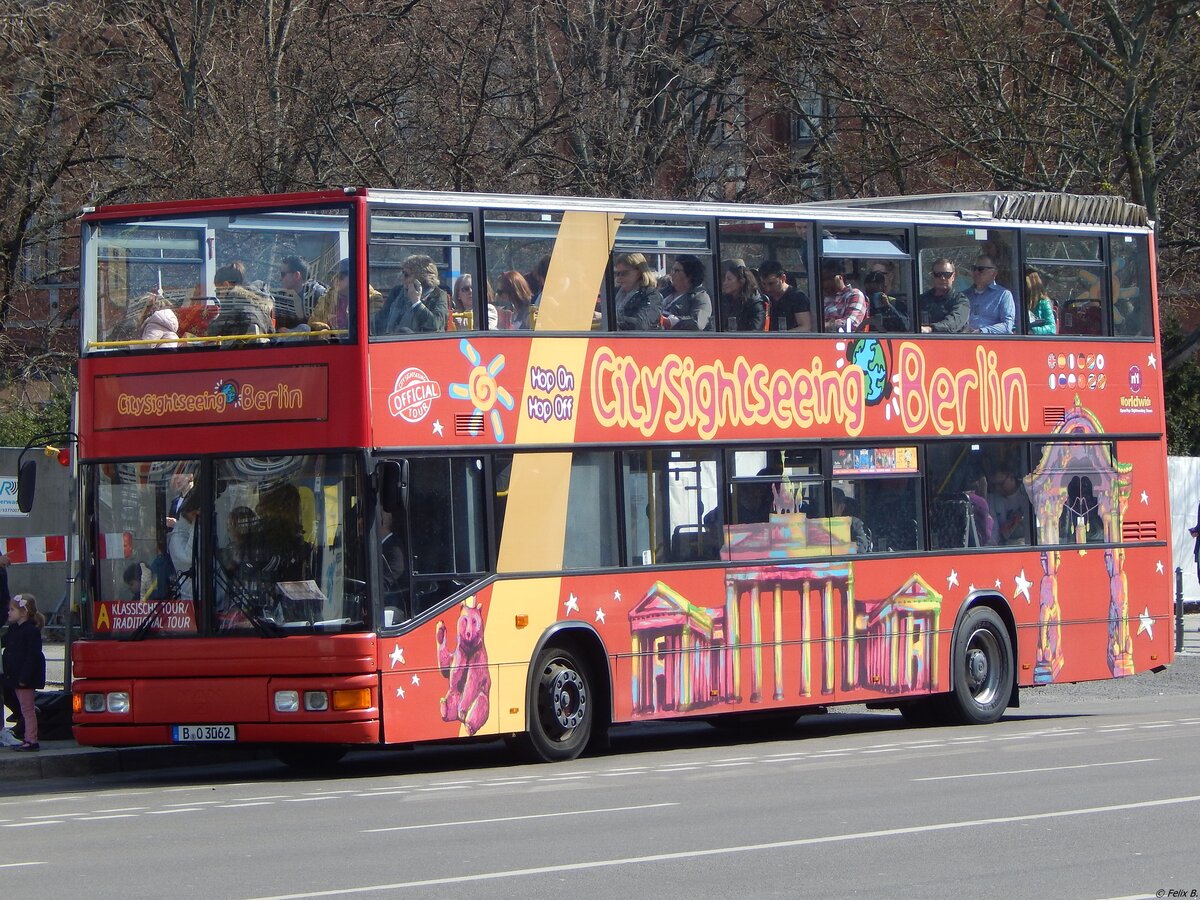 MAN ND 202 von Berlin City Tour in Berlin.