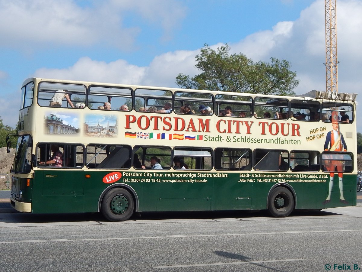 MAN SD 200 von Schlösserrundfahrten Tour  Alter Fritz  aus Deutschland in Potsdam.