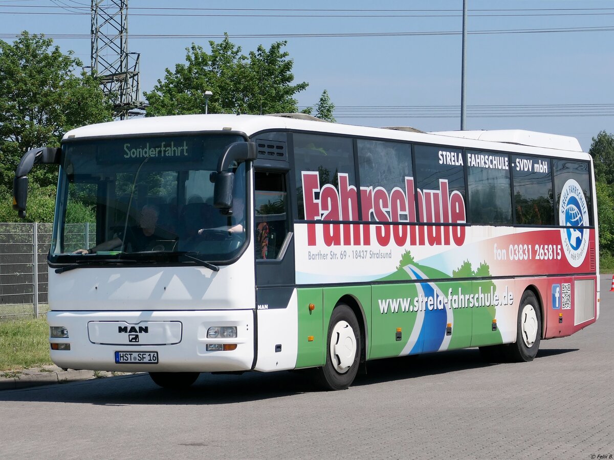 MAN ÜL 313 (ex LeoBus _ L-VR 5096) der Strela Fahrschule aus Deutschland in Stralsund.