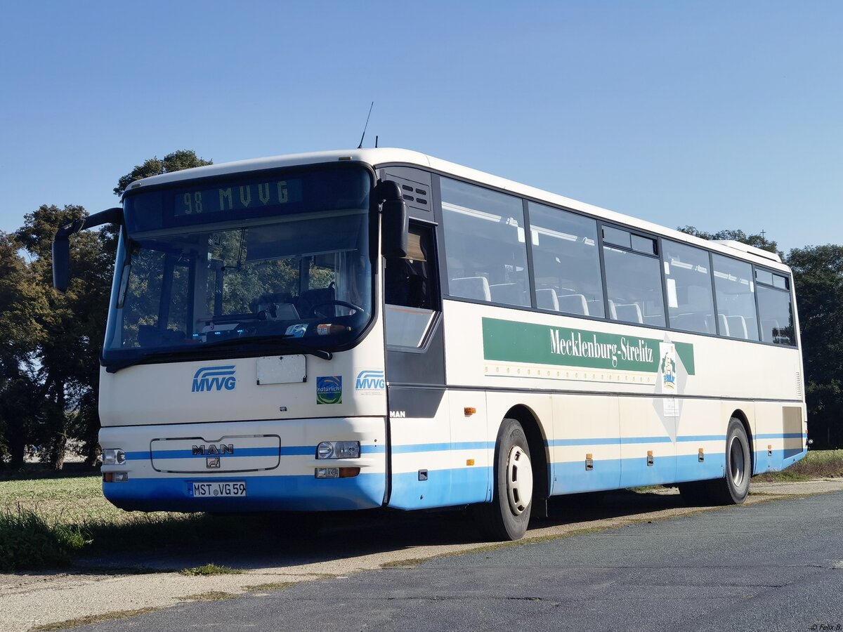 MAN ÜL 313 der MVVG vor Plath.