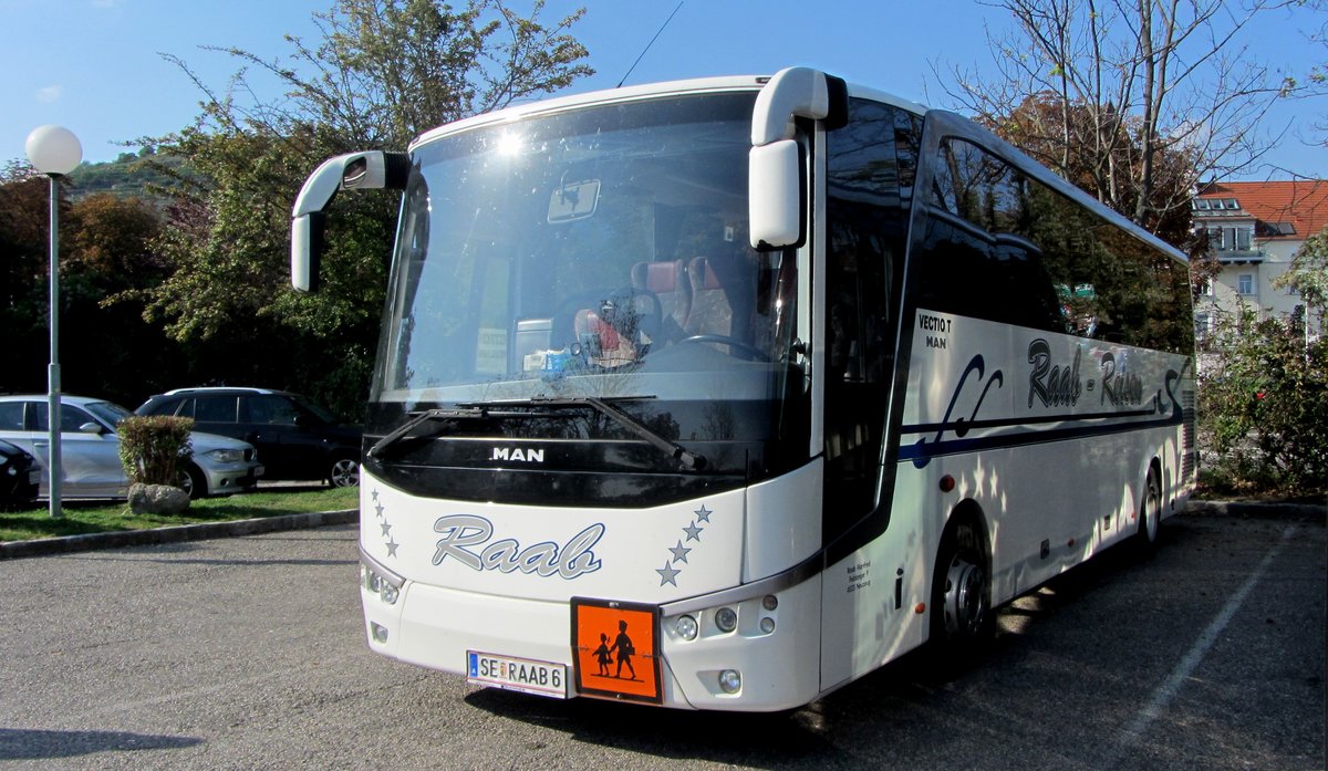 MAN Vectio M von RAAB Reisen aus �sterreich 09/2017 in Krems. 