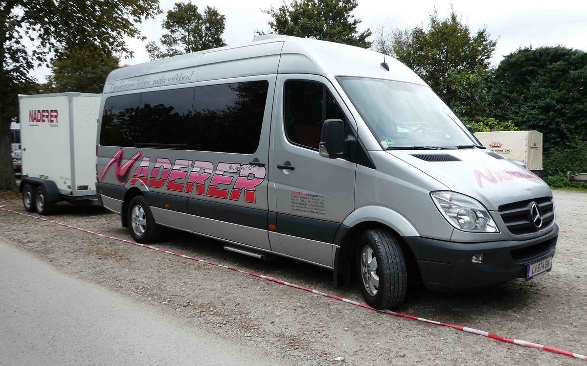 MB Sprinter von  NADERER  aus �sterreich steht auf der Veterama-Parkplatz in Mannheim im Oktober 2016