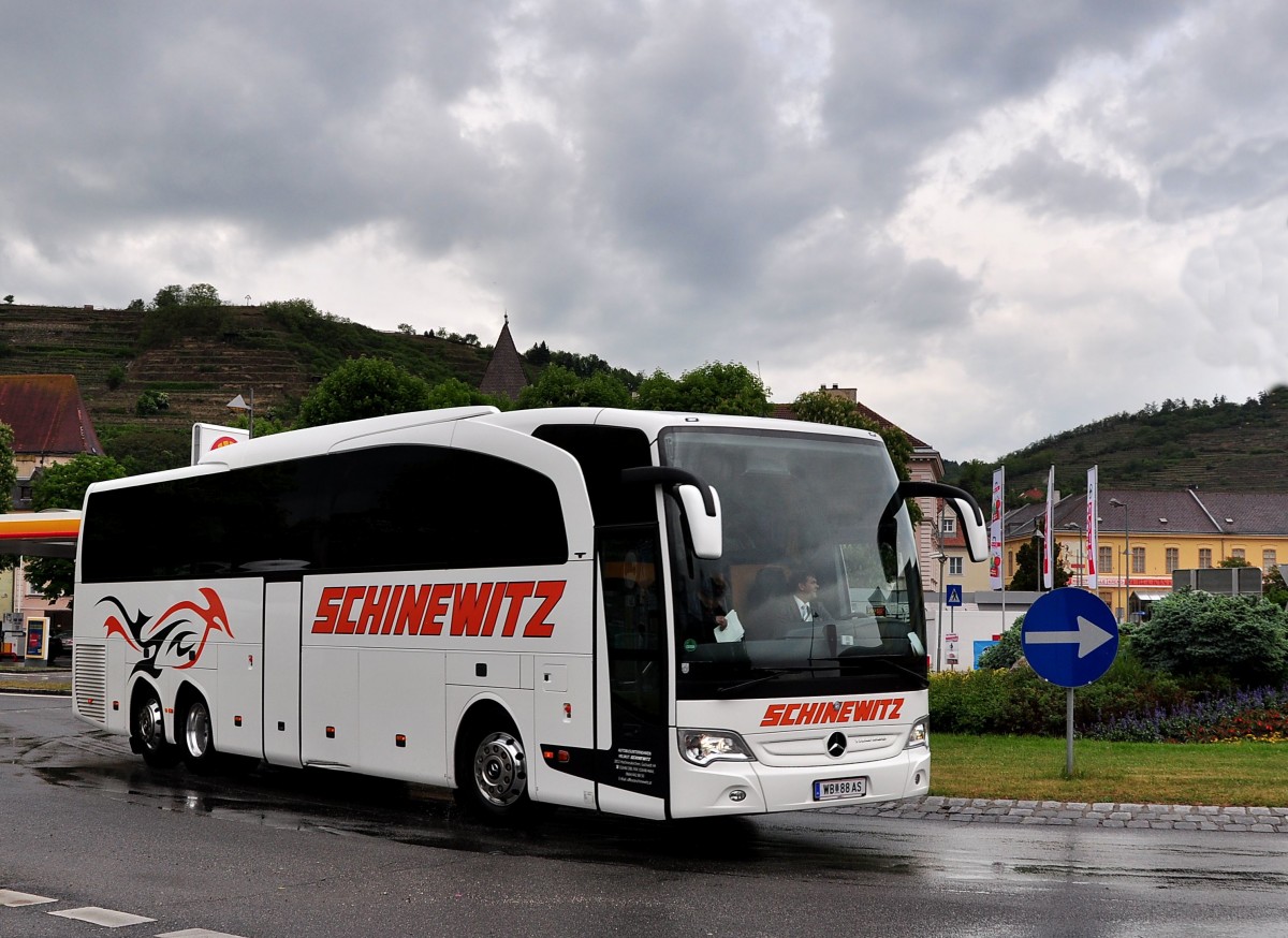 Mercedes Benz Travego von Schinewitz Reisen aus �sterreich am 13.Mai 2014 in Krems gesehen.