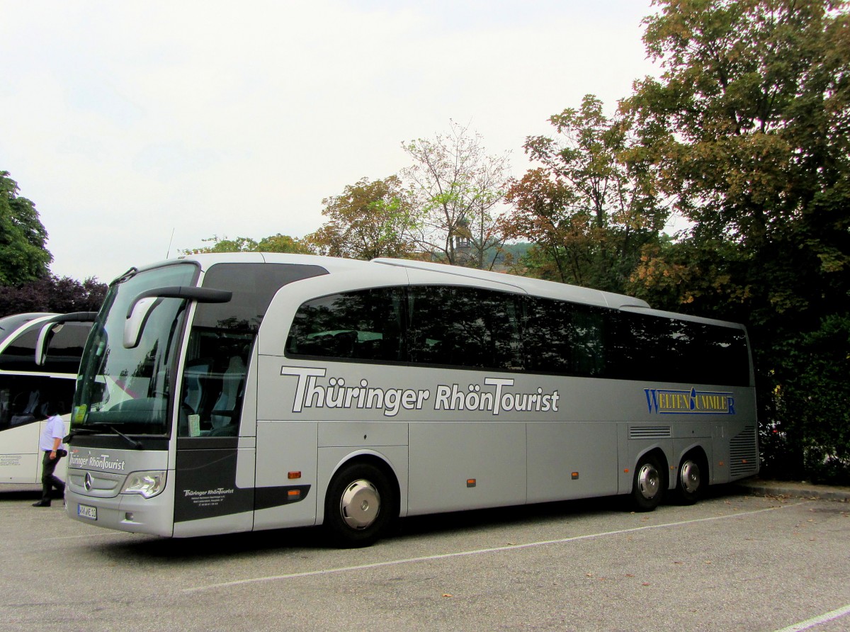 MERCEDES BENZ TRAVEGO von TH�RINGER RH�N TOURISTIK im Augut 2013 in Krems.