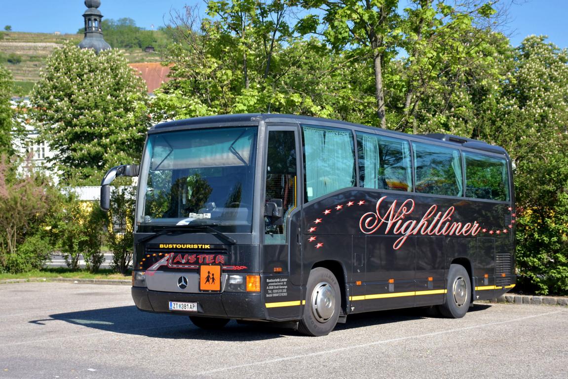 Mercedes O 404  Nightliner  von der Bustouristik Laister aus Nieder�sterreich in Krems.