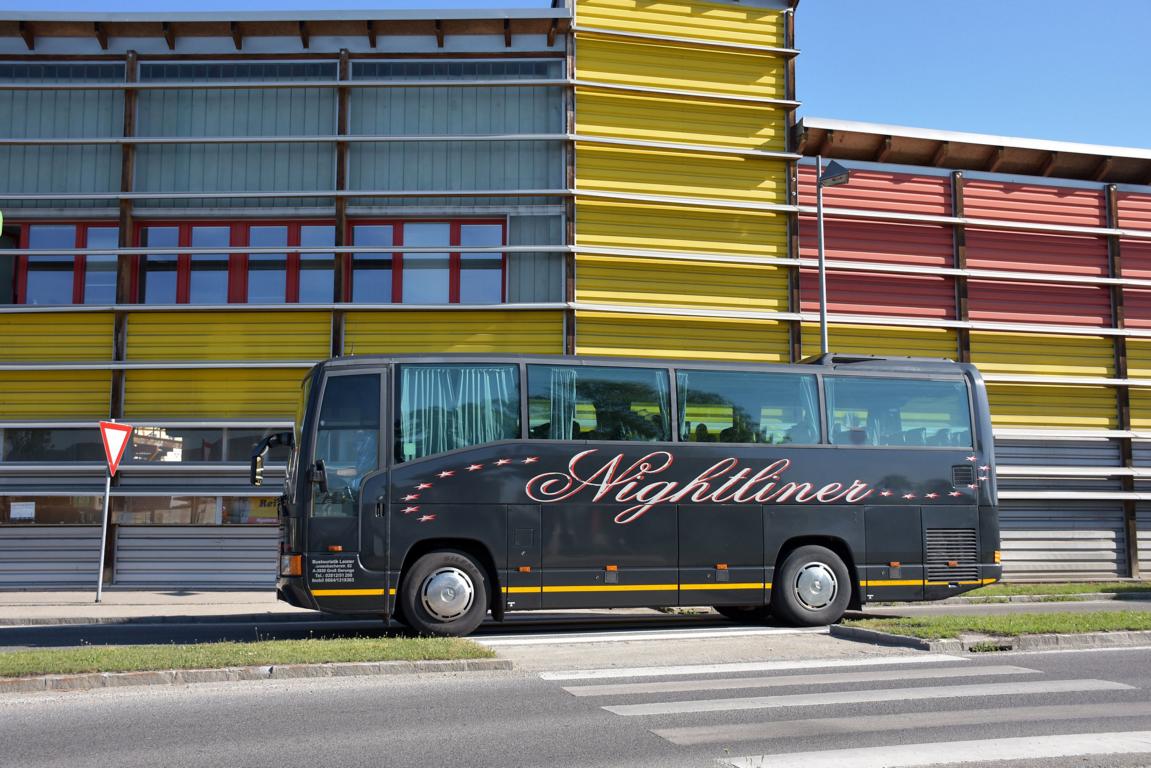 Mercedes O 404  Nightliner  von der Bustouristik Laister aus Nieder�sterreich in Krems.