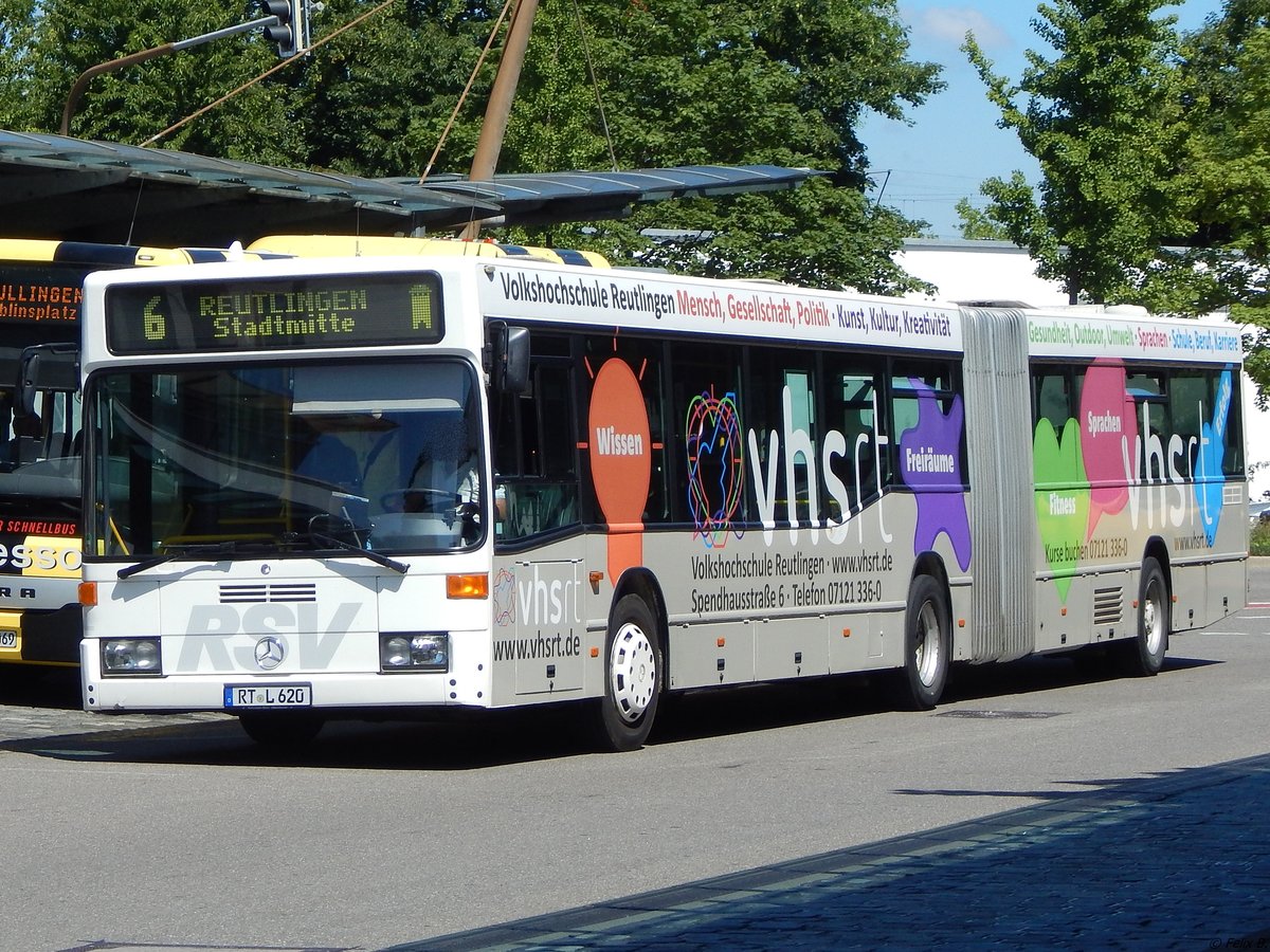 Mercedes O 405 von Kocher Lutz aus Deutschland in Reutlingen.