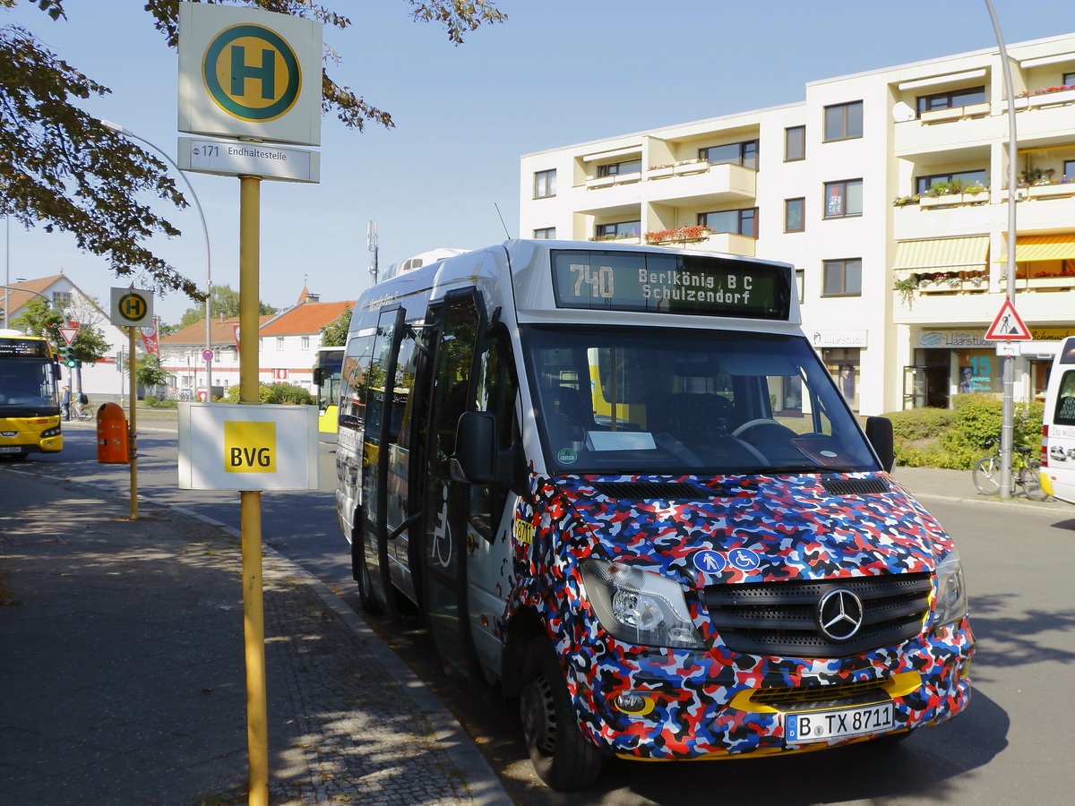 Mercedes Sprinter City am 23. August 2019 nahe dem U-Bahnhof Berlin Rudow.