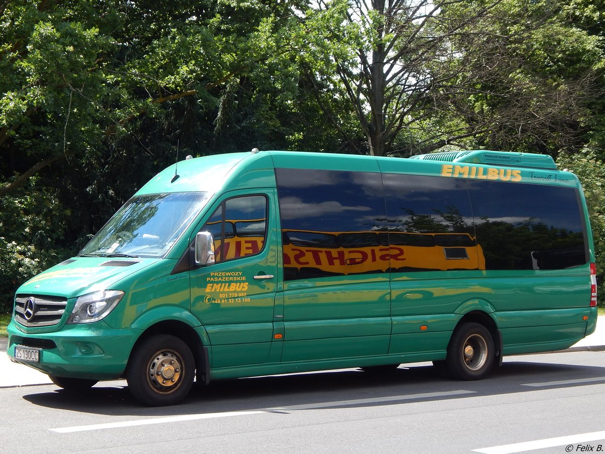 Mercedes Sprinter von Emilbus aus Polen in Berlin.