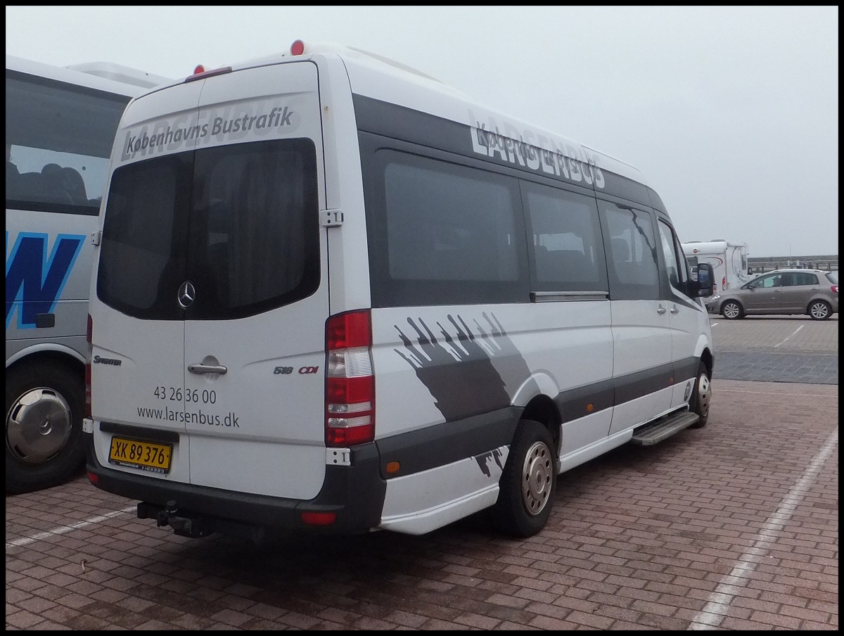 Mercedes Sprinter von K�benhaven Bustrafik aus D�nemark im Stadthafen Sassnitz.