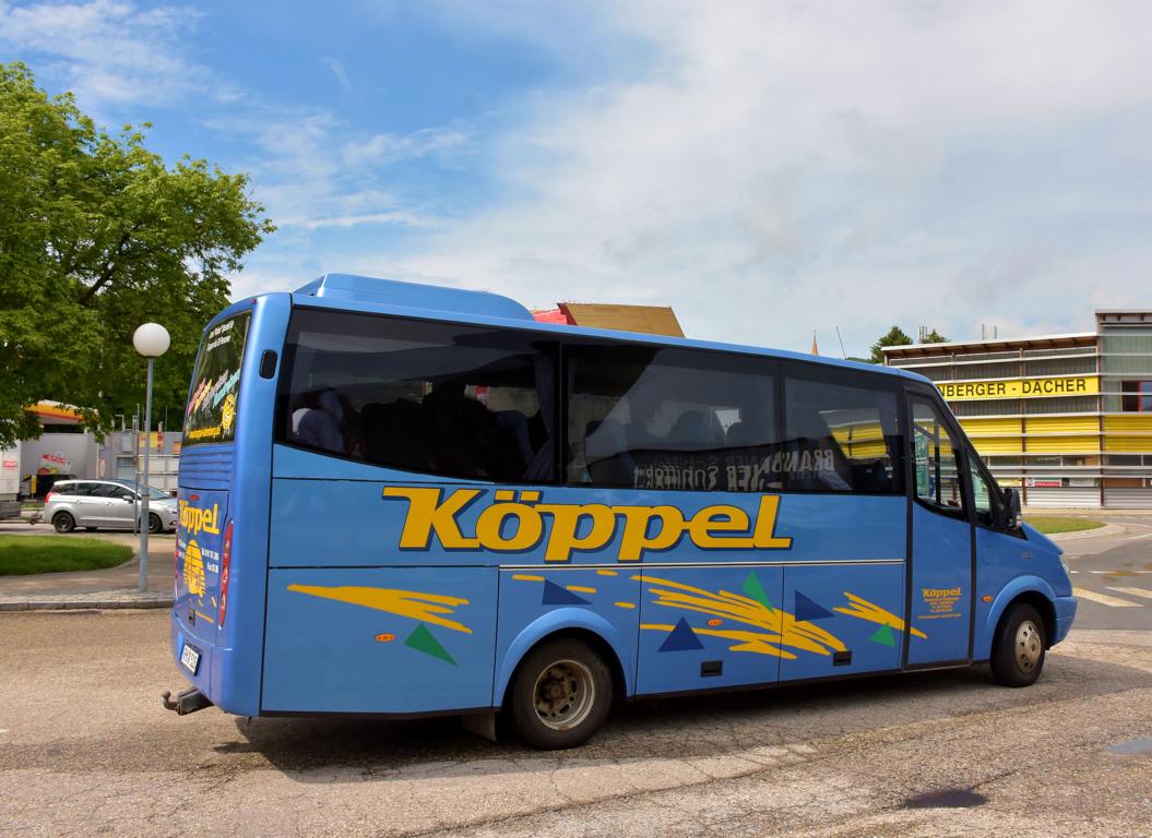 Mercedes Sprinter von K�ppel Reisen aus der BRD 2018 in Krems gesehen.